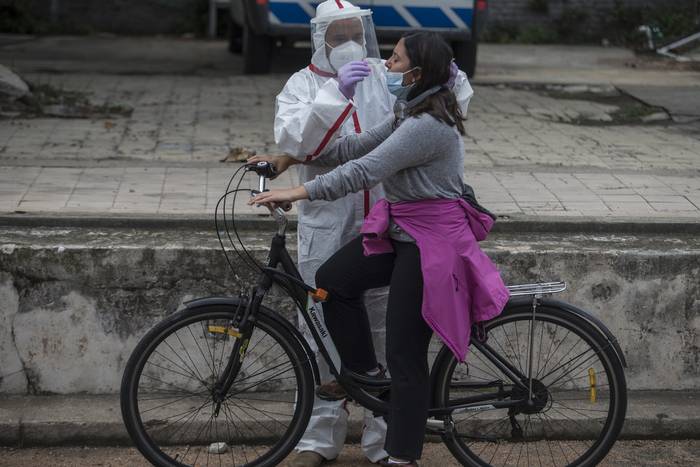 Foto principal del artículo 'Coronavirus: un fallecimiento y 107 casos nuevos este lunes' · Foto: .