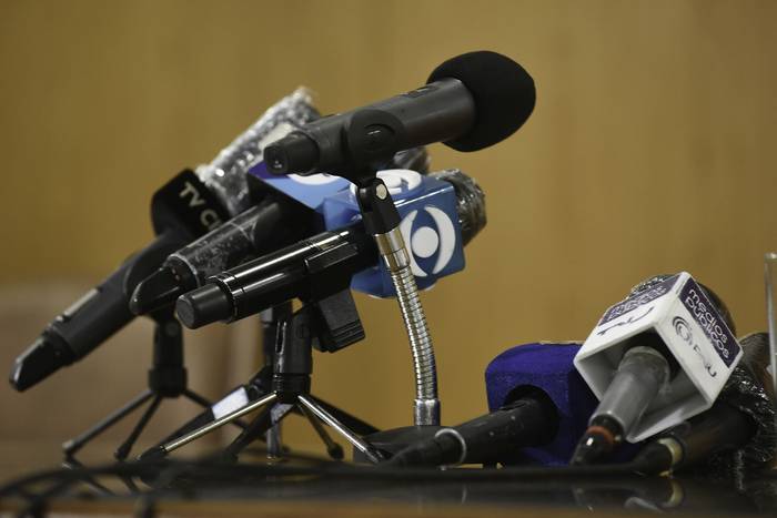 Microfonos de prensa, durante luna conferencia de prensa. · Foto: Federico Gutiérrez