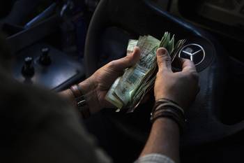 Foto principal del artículo 'Recaudación extra de IRPF: diferencias de cálculos con la oposición y la proyección de los economistas' · Foto: Ernesto Ryan