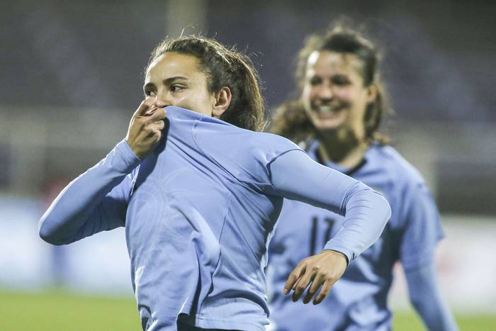 Esperanza Pizzarro, celebra un gol ante Puerto Rico, durante un partido amistoso, en el estadio Luis Franzini (archivo,  junio de 2021). · Foto: .