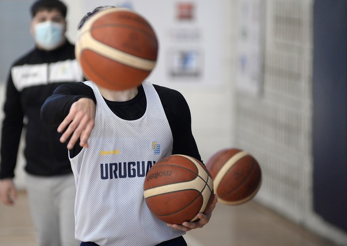 Durante un entrenamiento de la Selección Uruguaya de Basquetbol · Foto: Alessandro Maradei