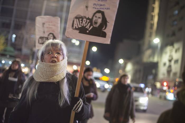 Alerta feminista en la avenida 18 de julio.  · Foto: Natalia Rovira