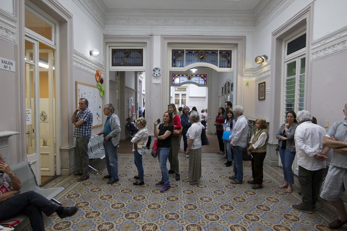 Circuito de votación en el centro de Montevideo (archivo, octubre de 2019). · Foto: Ernesto Ryan