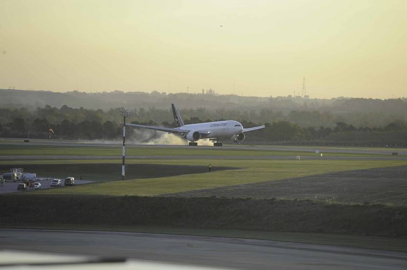 20230807 avión