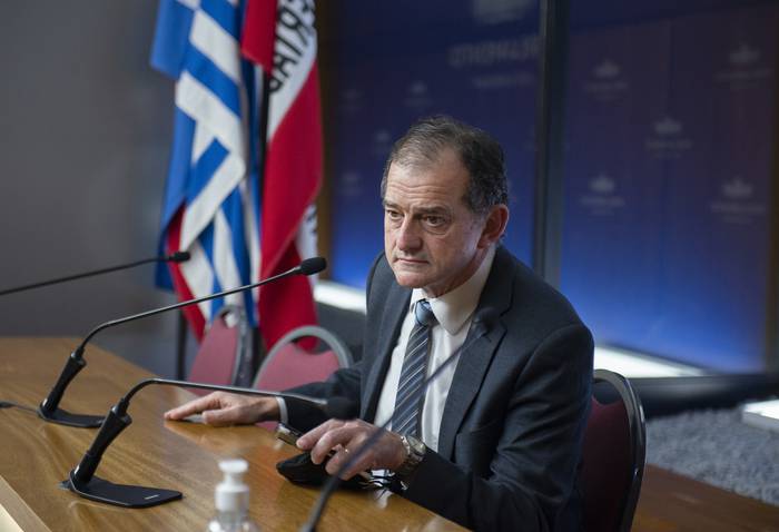 Guido Manini Ríos, durante una conferencia de prensa en el edificio anexo del Palacio Legislativo (archivo, agosto de 2021). · Foto: Alessandro Maradei