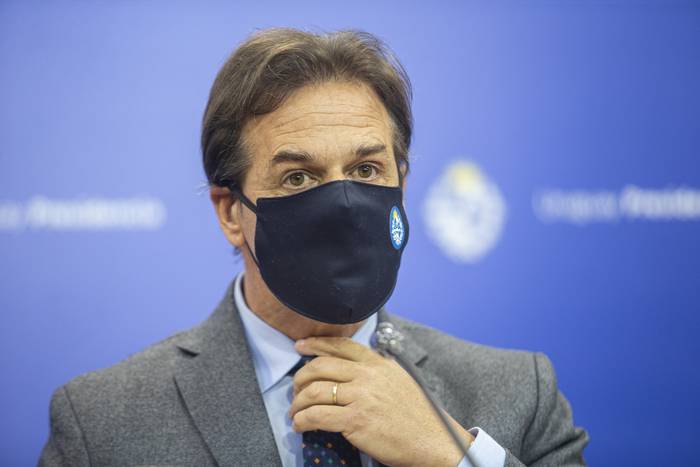 Luis Lacalle Pou, durante una conferencia de prensa, en Torre Ejecutiva (archivo, setiembre de 2021). · Foto: .