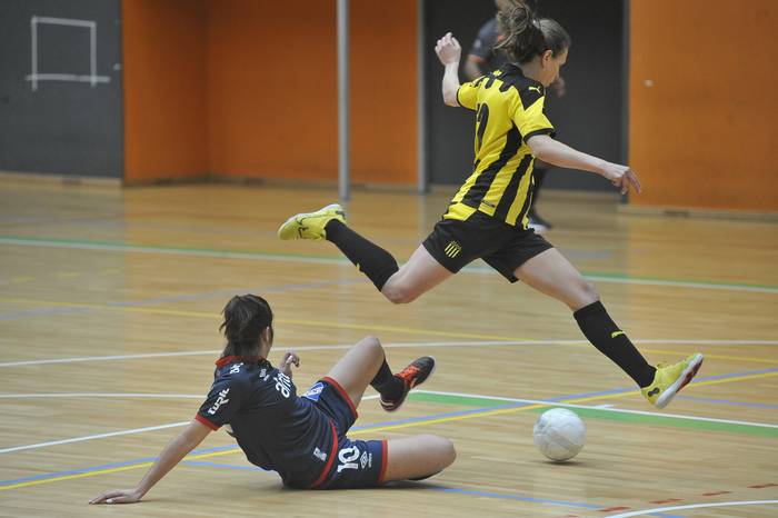Nacional y Peñarol, de Futsal femenino, el 11 de setiembre de 2021, en el polideportivo de las Piedras. · Foto: Federico Gutiérrez