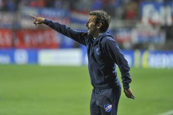Martín Ligüera dirigiendo a Nacional (archivo). · Foto: Federico Gutiérrez