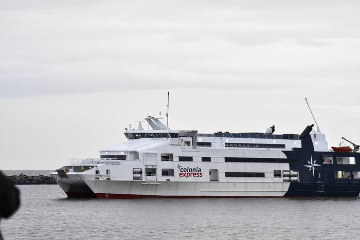 Barco de pasajeros en el puerto de Colonia (archivo, setiembre de 2021). · Foto: Ignacio Dotti