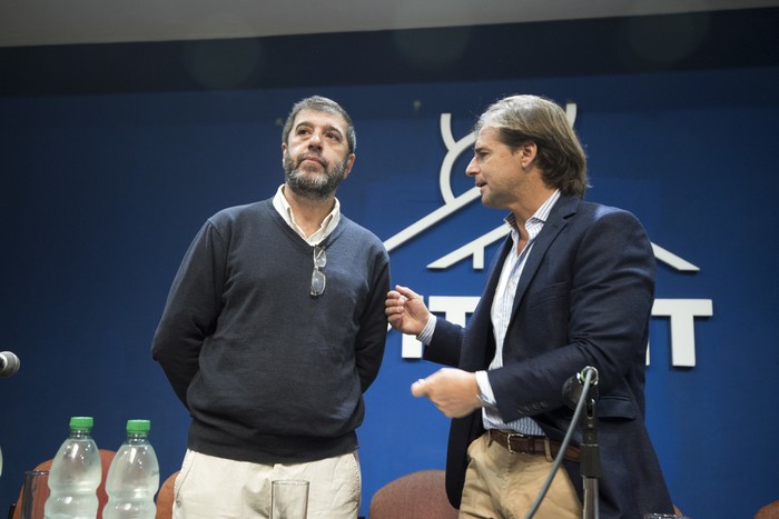 Fernando Pereira y Luis Lacalle Pou, durante un encuentro en el PIT-CNT, en Montevideo (archivo, 2019). · Foto: Federico Gutiérrez