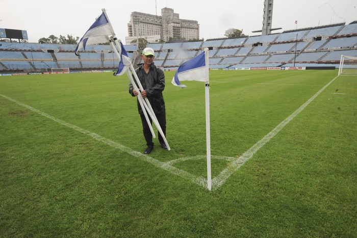 Foto principal del artículo 'Las nuevas reglas del fútbol que se aplicarán en el Uruguayo' · Foto: Federico Gutiérrez