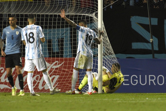 Uruguay - Argentina, eliminatorias hacia Catar 2022, el 12 de noviembre de 2021 en el estadio Centenario. · Foto: Fernando Morán