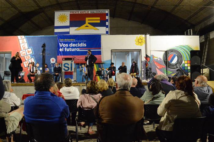Acto regional del Frente Amplio en el Comité Central del Frente Amplio de Maldonado, el 23 de noviembre · Foto: Virginia Martínez  Díaz