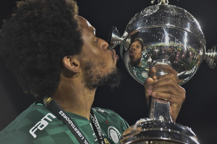 Luiz Adriano, de Palmeiras, en el Estadio Centenario.(archivo, 2021) · Foto: Federico Gutiérrez