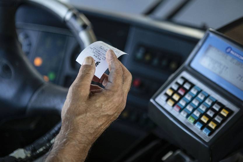 20231122 suplemento economía Qué estamos pagando cuando subimos a un ómnibus del STM