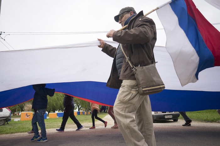 Militantes frenteamplistas durante la campaña electoral en Colonia. (archivo, noviembre de 2019) · Foto: Mariana Greif