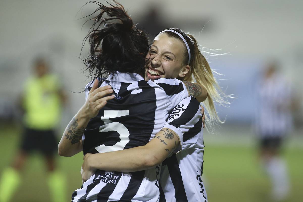 26 años de fútbol femenino de AUF en Uruguay - EL PAÍS Uruguay