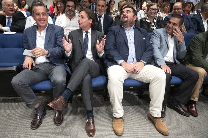 Mario Gracía, Luis Lacalle Pou,  Nicolás Olivera y José Yurramendi, ayer, en el lanzamiento de RUNAEV, en la Torre Ejecutiva. · Foto: Alessandro Maradei