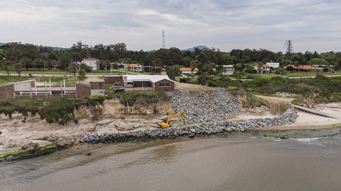 Obra en la costa de Balneario Solís. · Foto: Pablo Serrón