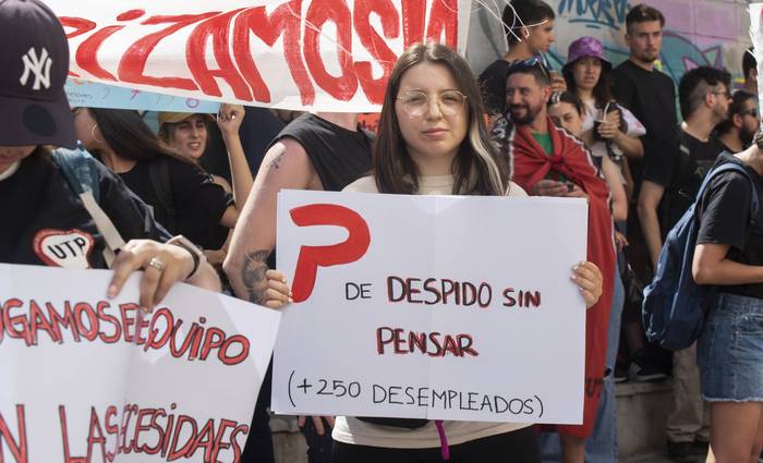 Movilización de trabajadores de PedidosYa frente al MTSS, el 9 de enero. · Foto: Sofía Torres