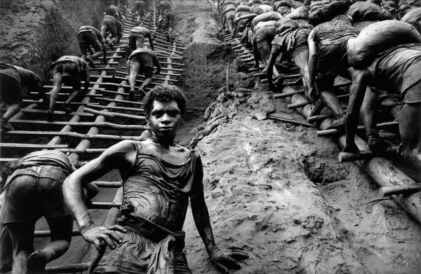Sebastiao-Salgado-–-Serra-Pelada-Gold-Mine-Brazil-1986-3-1