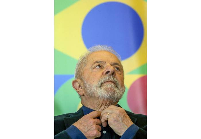 Luiz Inácio Lula da Silva asiste a un encuentro con la delegación de la Alianza Progresista Europea de Socialistas y Demócratas, este martes, en San Pablo, Brasil. · Foto: Miguel Schincariol, AFP