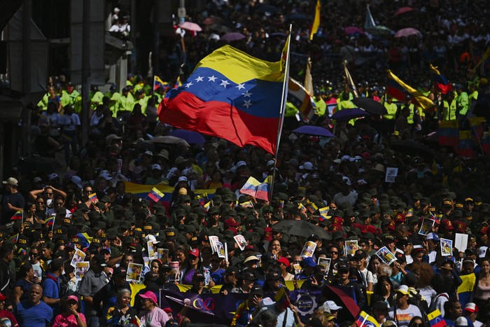 Movilización contra el ataque de Estados Unidos a Venezuela, ayer, en Caracas. Foto : Federico Parra