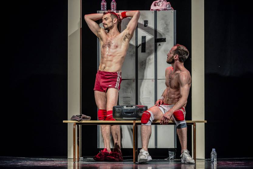 20251227 teatro un poyo rojo