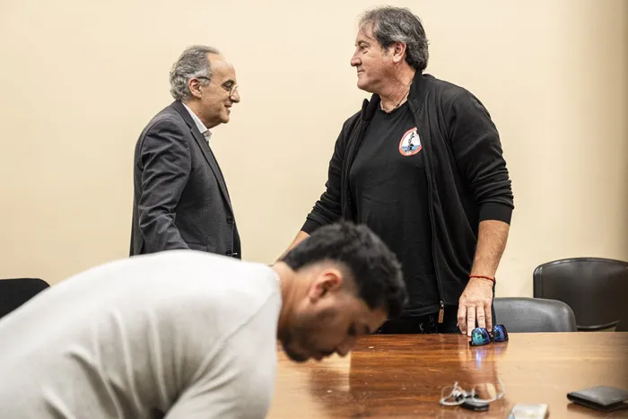 El subsecretario del Ministerio de Trabajo, Hugo Barreto, y el secretario general del Supra, Álvaro Reinaldo, el 28 de setiembre, en el Ministerio de Trabajo. · Foto: Ernesto Ryan