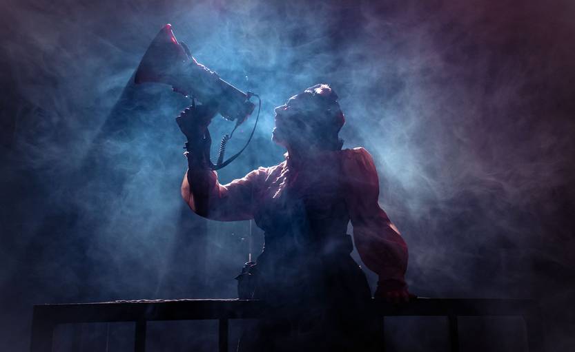 27 Teatro De revueltas que vuelven Onírika