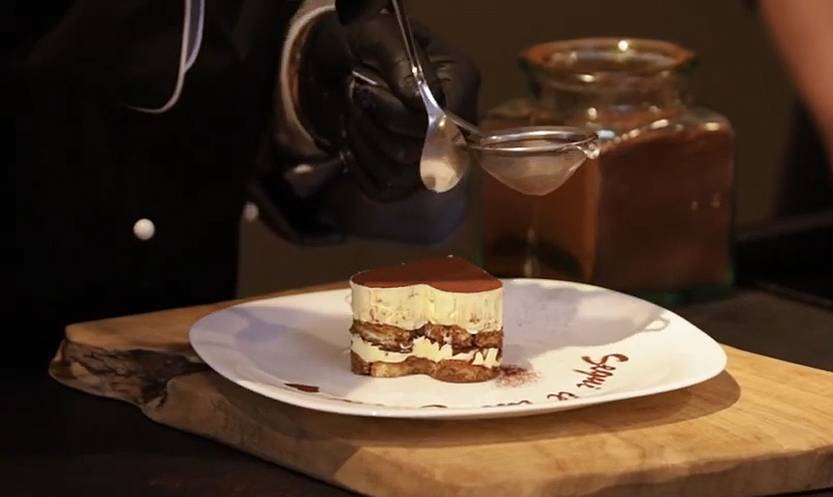 31 20230422 Comer Tiramisú