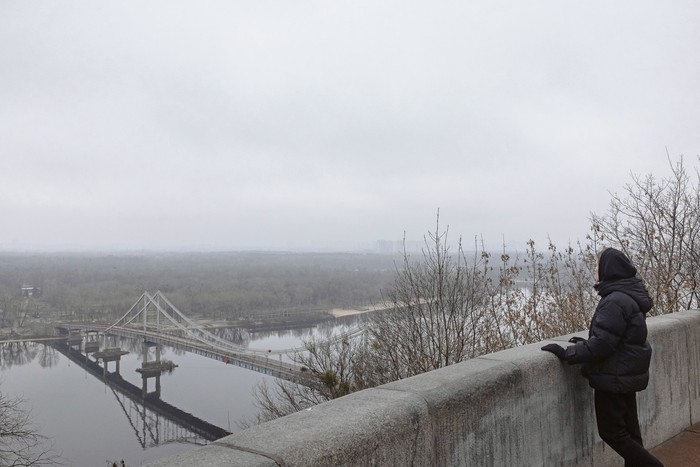 Río Dniéper y el horizonte de la ciudad de Kiev, el 19 de diciembre de 2025. · Foto: Roman Pilipey, AFP