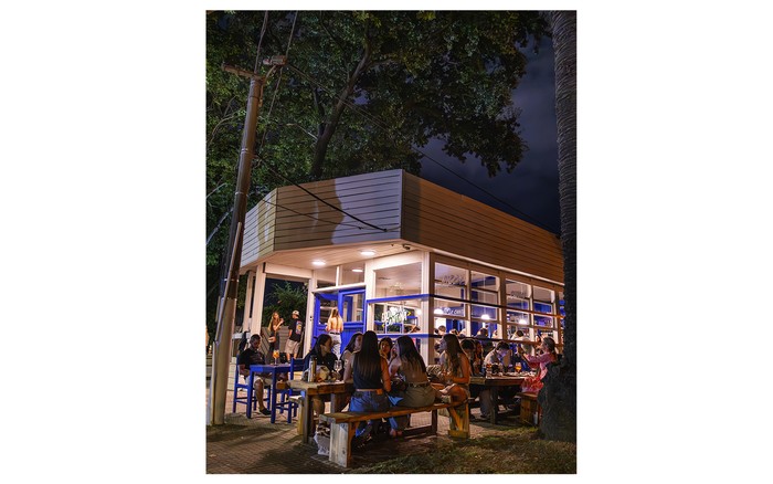 Foto principal del artículo 'Esquina Cantina, un bar con aires de verano en pleno Prado'