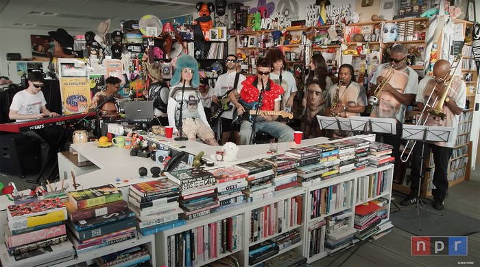 Ca7riel & Paco Amoroso en Tiny Desk. Foto: Captura.