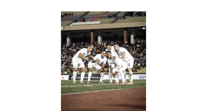Jugadores de Uruguay, luego de anotar el primer gol ante Uzbekistán, el 13 de octubre. Foto: @aufoficial