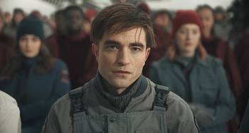 Foto principal del artículo 'Mickey 17: Bong Joon-ho está de regreso, aunque sin el filo de Parásitos'