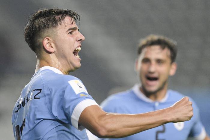 Facundo González (i), celebra su gol ante Irak, durante el partido por el Grupo E de la Copa Mundial Sub-20 de Argentina 2023, en el Estadio Único Diego Maradona, el 22 de mayo, en La Plata. · Foto: Juan Mabromata,  AFP