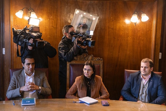 José Luis Satdjian, Karina Rando y Martín Thomasset, durante la reunión con autoridades del Casmu. · Foto: Ernesto Ryan