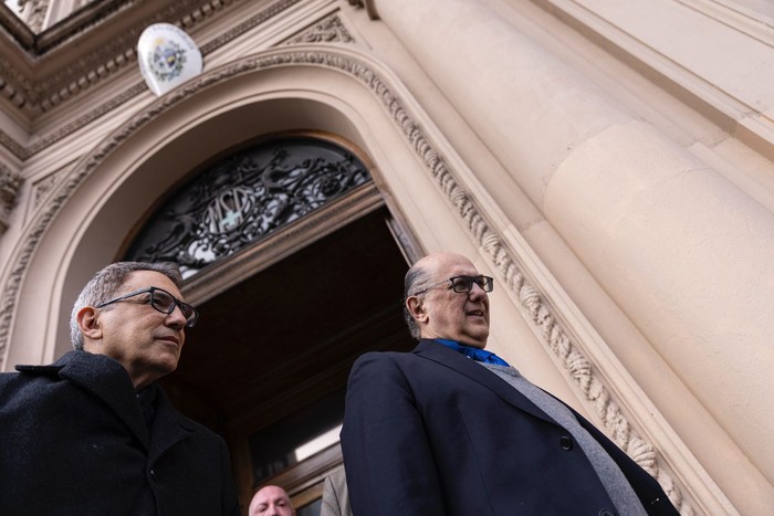 Miguel Tomé y Raúl Rodríguez, el 30 de julio, luego de la reunión en el Ministerio de Salud Pública. · Foto: Ernesto Ryan