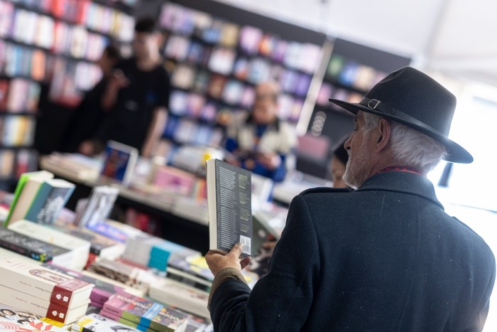 Foto principal del artículo 'Actividades recomendadas para esta semana en la Feria del Libro 2024' · Foto: Ernesto Ryan