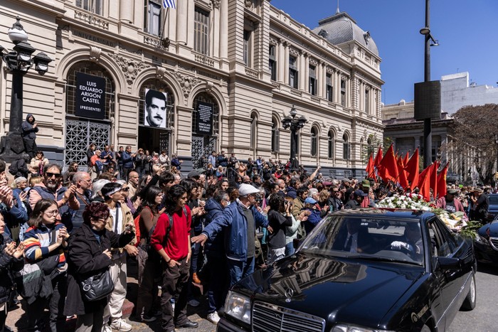 Foto principal del artículo 'La despedida a Luis Eduardo Arigón, “hombre de utopías y sueños de igualdad”' · Foto: Ernesto Ryan