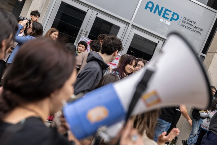 El centro de estudiantes del IPA durante la ocupación del Consejo de Formación en Educación, el 14 de octubre, en el centro de Montevideo. · Foto: Ernesto Ryan