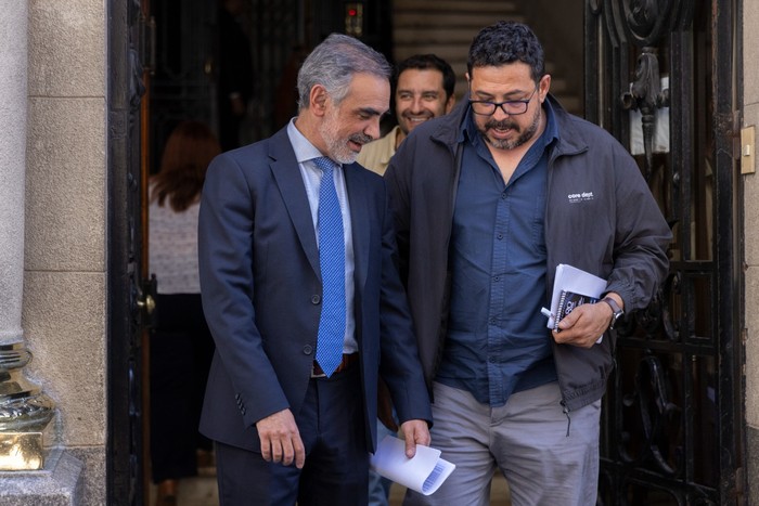 Nicolás Martínez y Alejandro Sánchez, el 12 de noviembre, a la salida de la Corte Electoral. · Foto: Ernesto Ryan