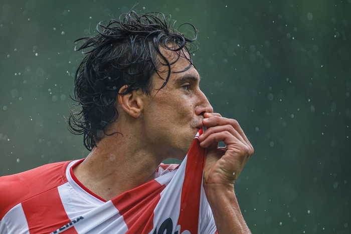 Thiago Galetto, luego de convertir su gol, el 26 de noviembre ante Cerro, en el Parque Saroldi. · Foto: Ernesto Ryan