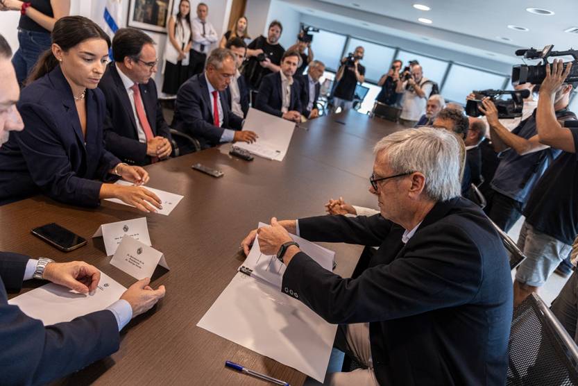 20250123 Neptuno firma 2