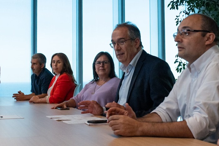 Carlos Mahía y su equipo, el 6 de febrero, en el edificio Plaza Alemania. · Foto: Martín Hernández Müller