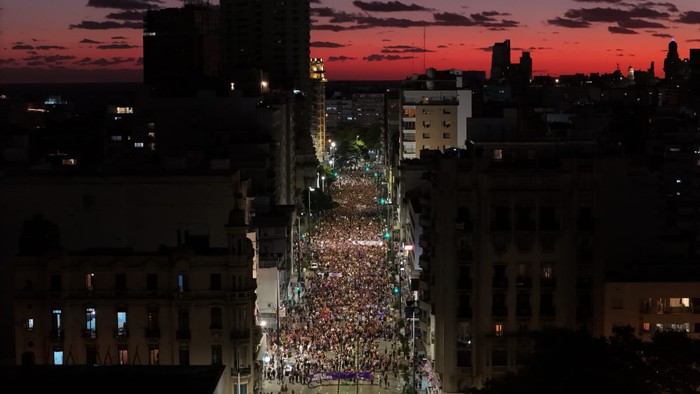 Marcha por el Día Internacional de la Mujer, en el Centro de Montevideo. · Foto: Rogelio Giró