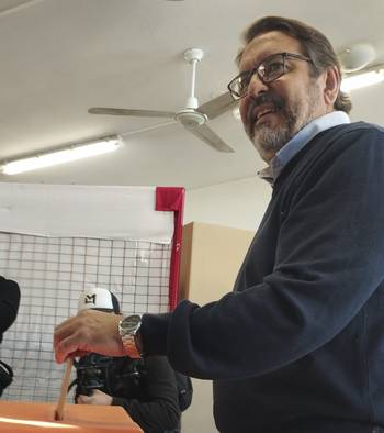 Guillermo Lebrato cuando votaba en Fray Bentos.