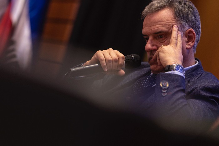 Yamandú Orsi, el 25 de junio, en el seminario internacional sobre la creación de un Ministerio de Justicia y Derechos Humanos en Uruguayen, en el edificio anexo de la Torre Ejecutiva. · Foto: Ernesto Ryan