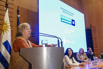 Mónica Xavier, Ana Laura Rodríguez Gustá, Carolina Cosse, y Gonzalo Civila, el 23 de julio, durante el evento. · Foto: Hugo de León